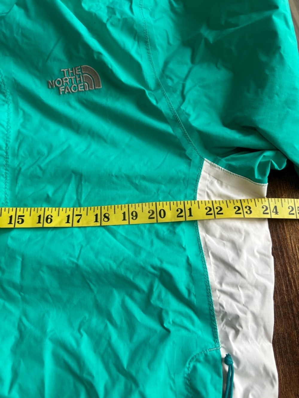 The North Face Women's Teal Raincoat. Size Large. - Picture 4 of 10